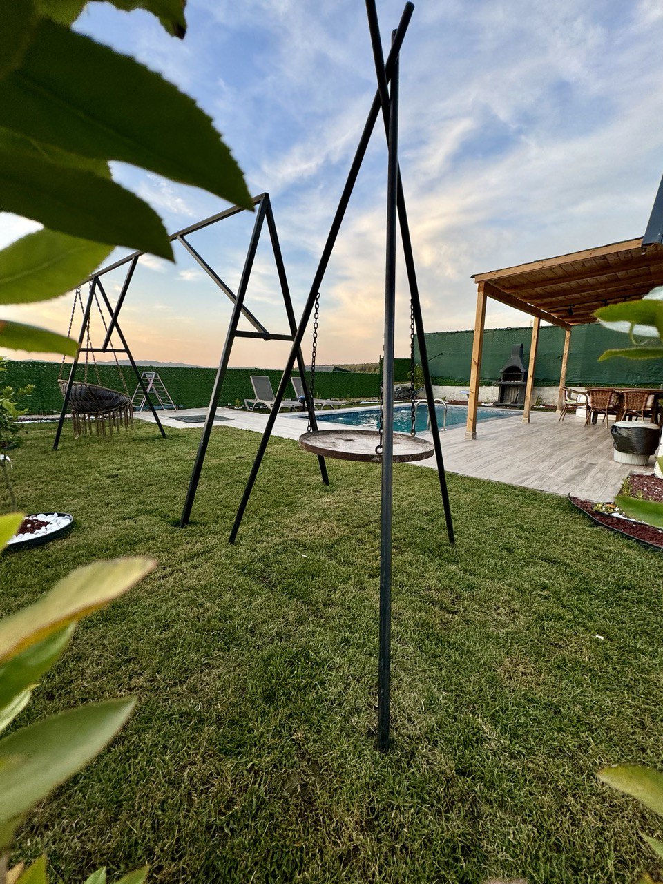 listing card gallery