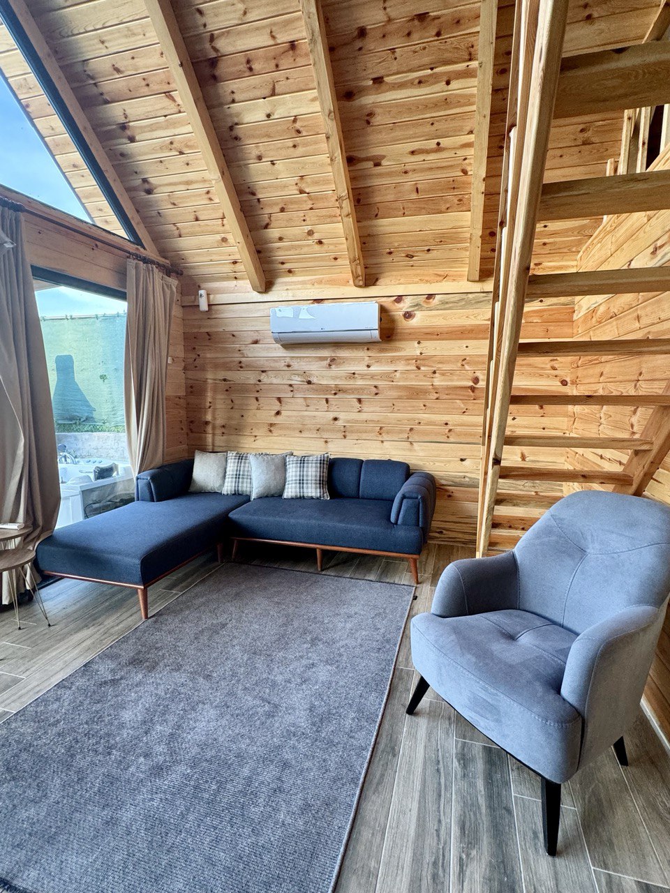 listing card gallery