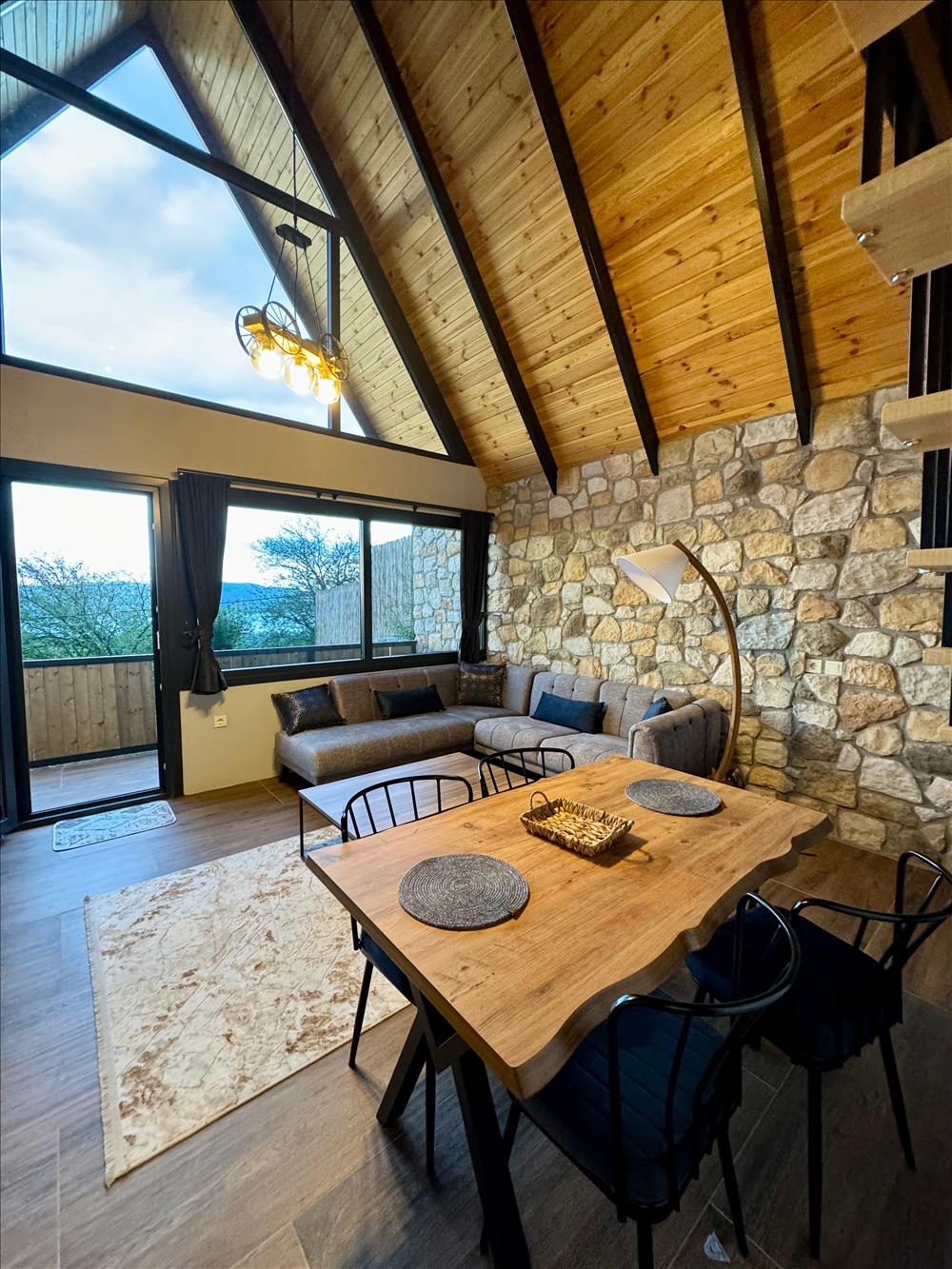 listing card gallery