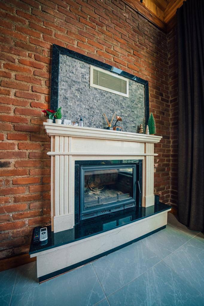 listing card gallery