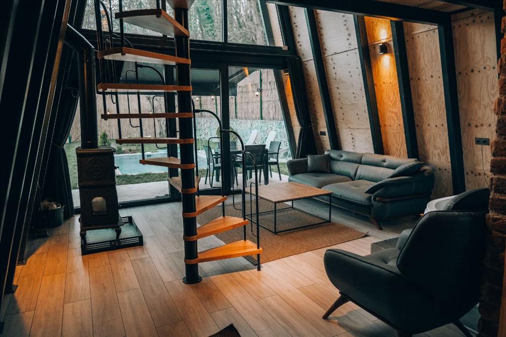 listing card gallery