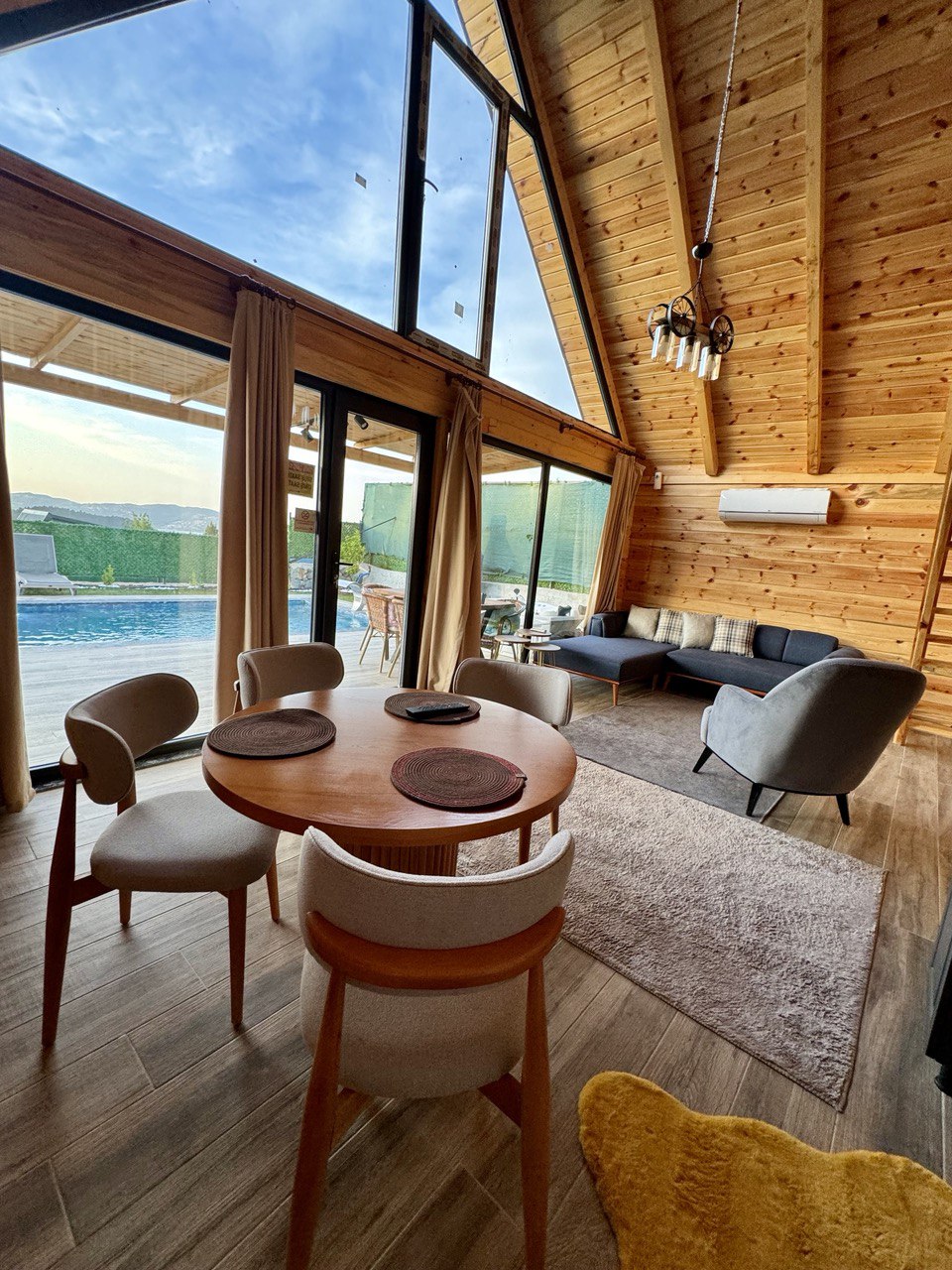 listing card gallery