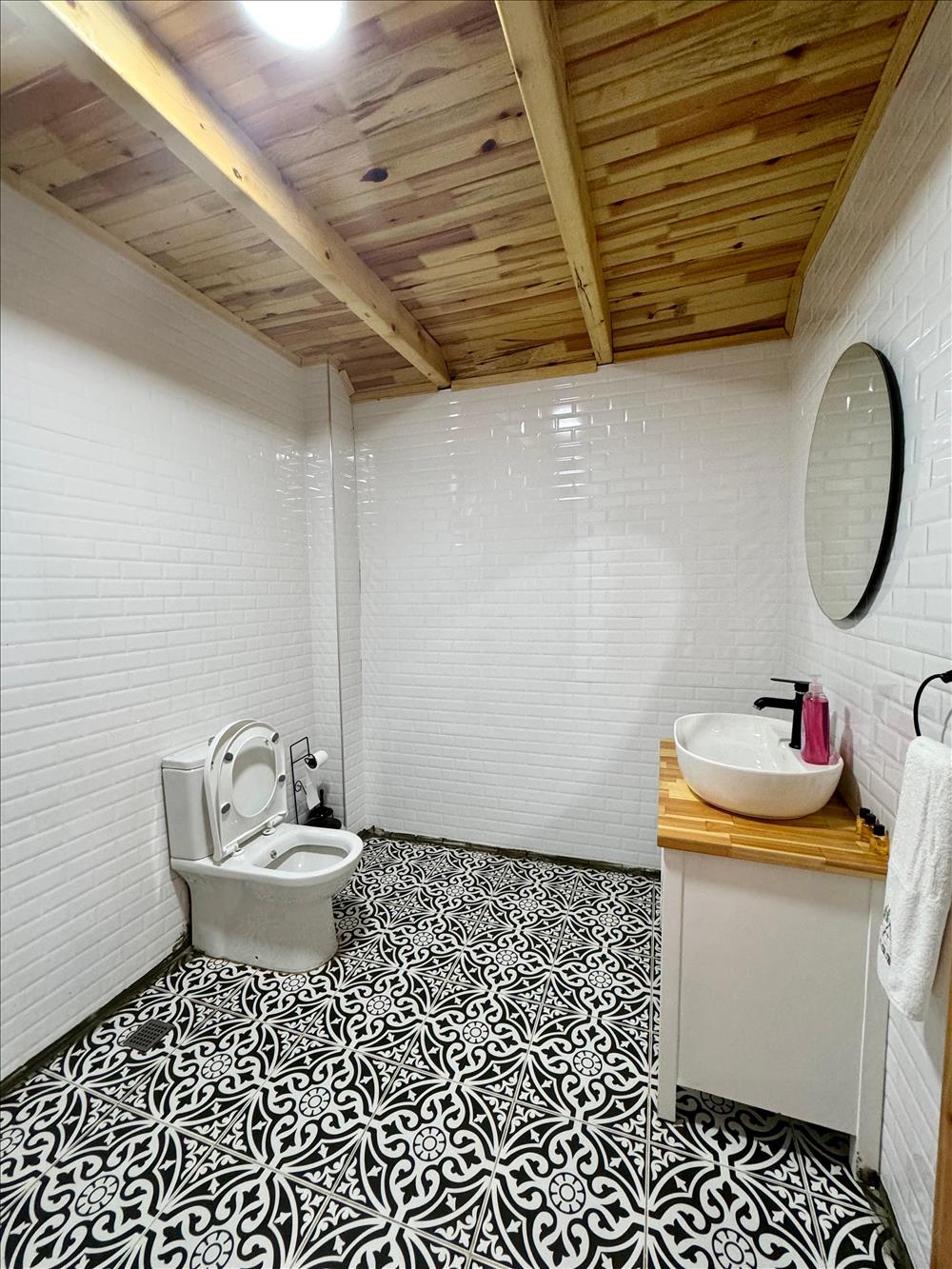 listing card gallery