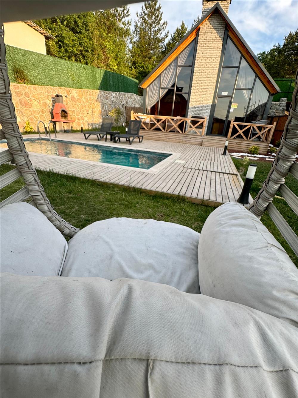 listing card gallery