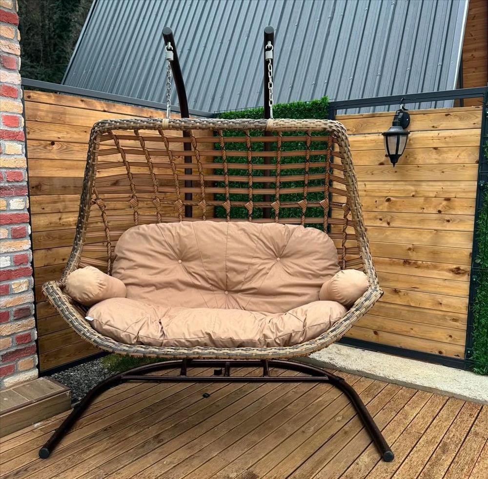 listing card gallery