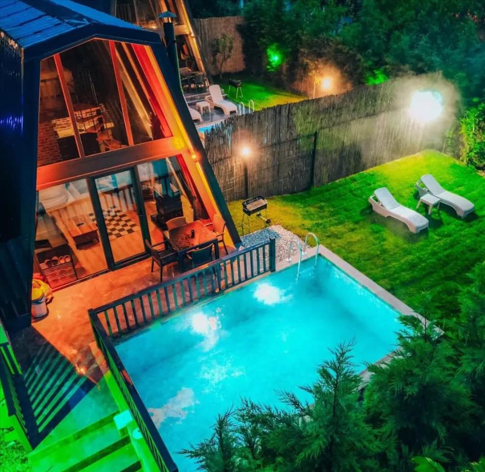 listing card gallery