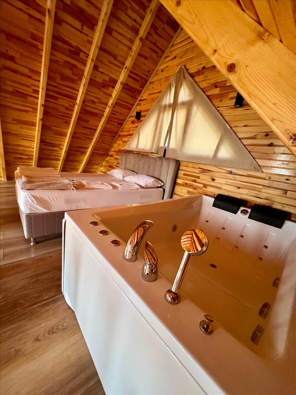 listing card gallery