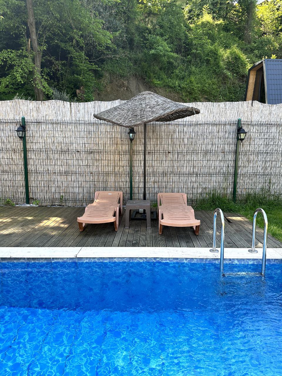 listing card gallery