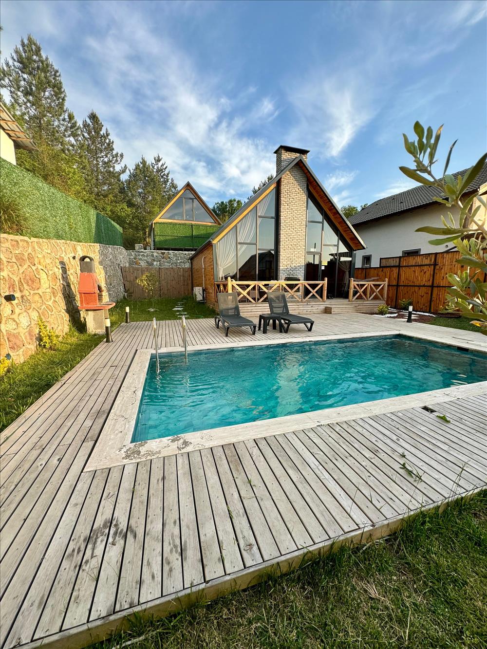 listing card gallery