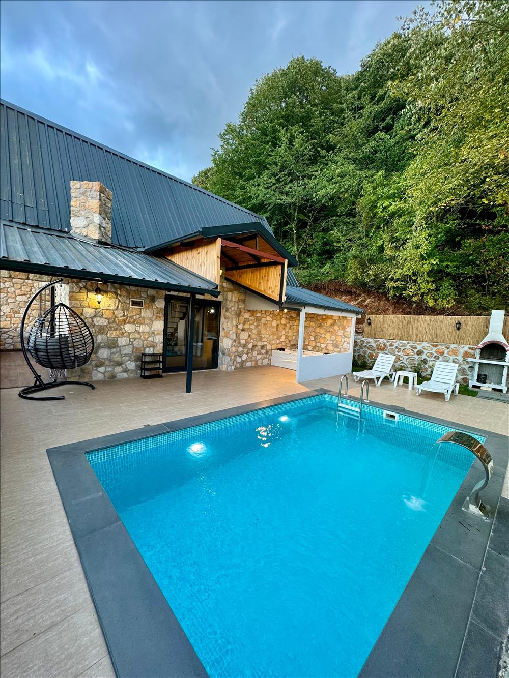 listing card gallery