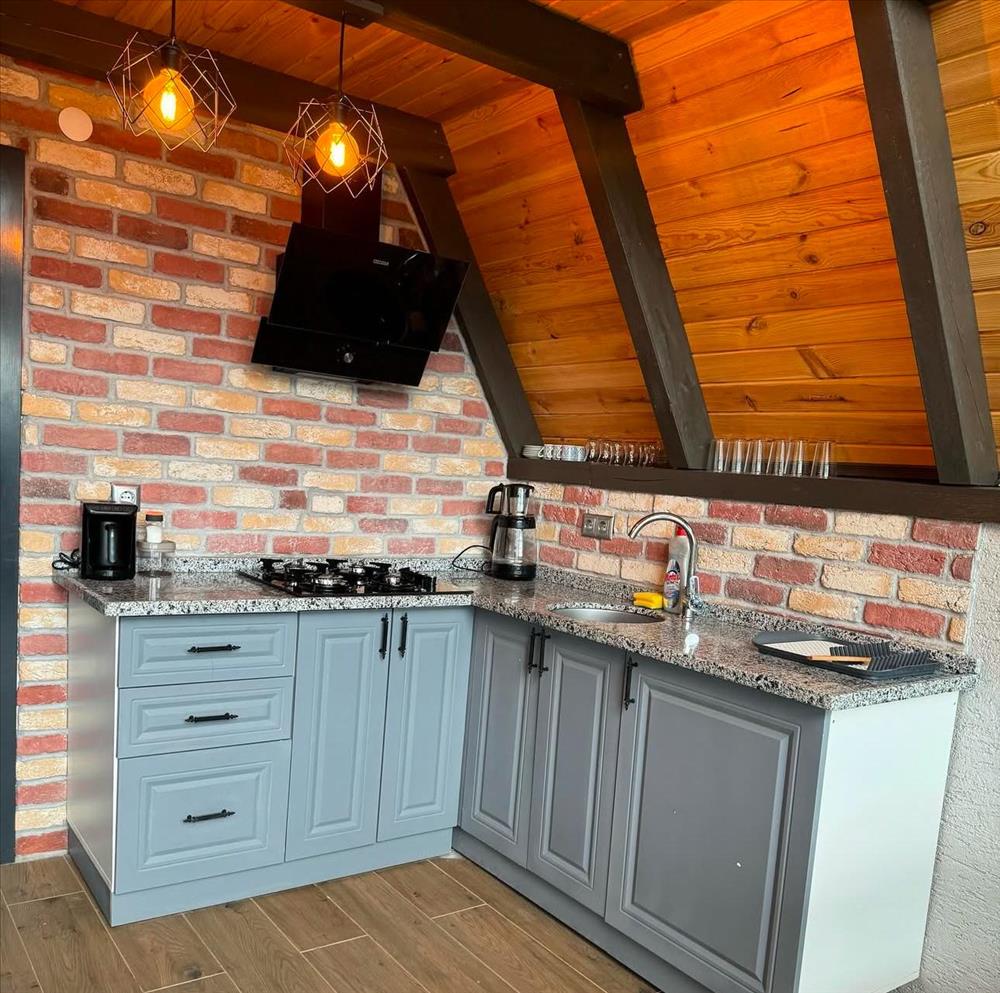 listing card gallery