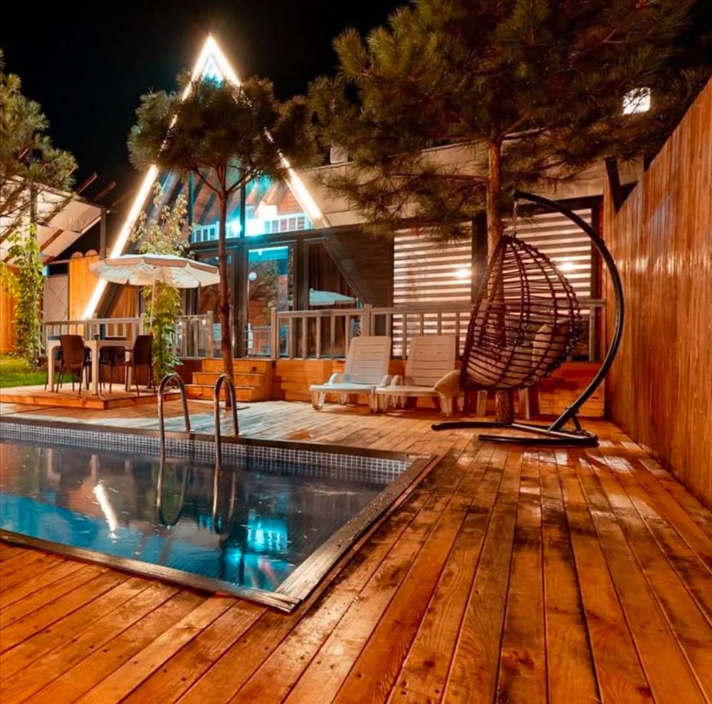 listing card gallery