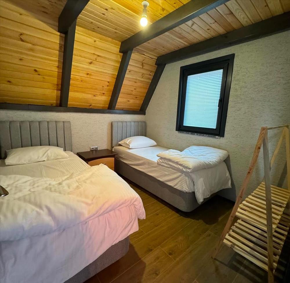 listing card gallery