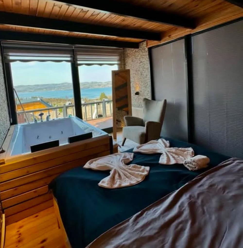 listing card gallery