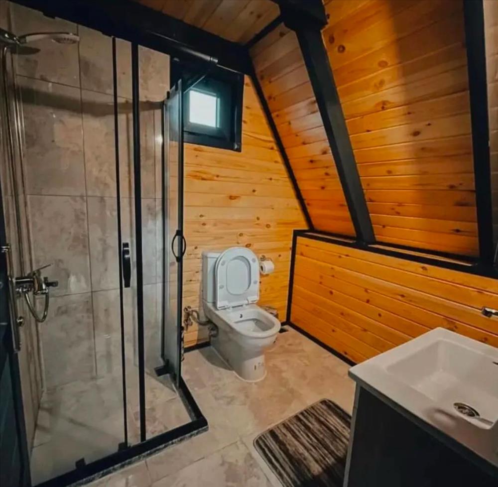 listing card gallery