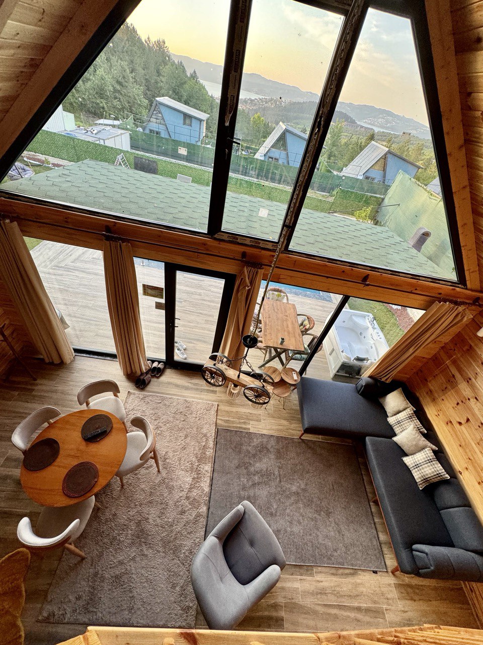 listing card gallery