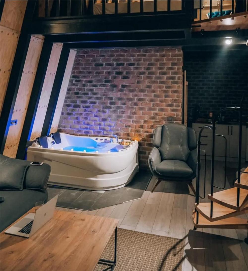 listing card gallery