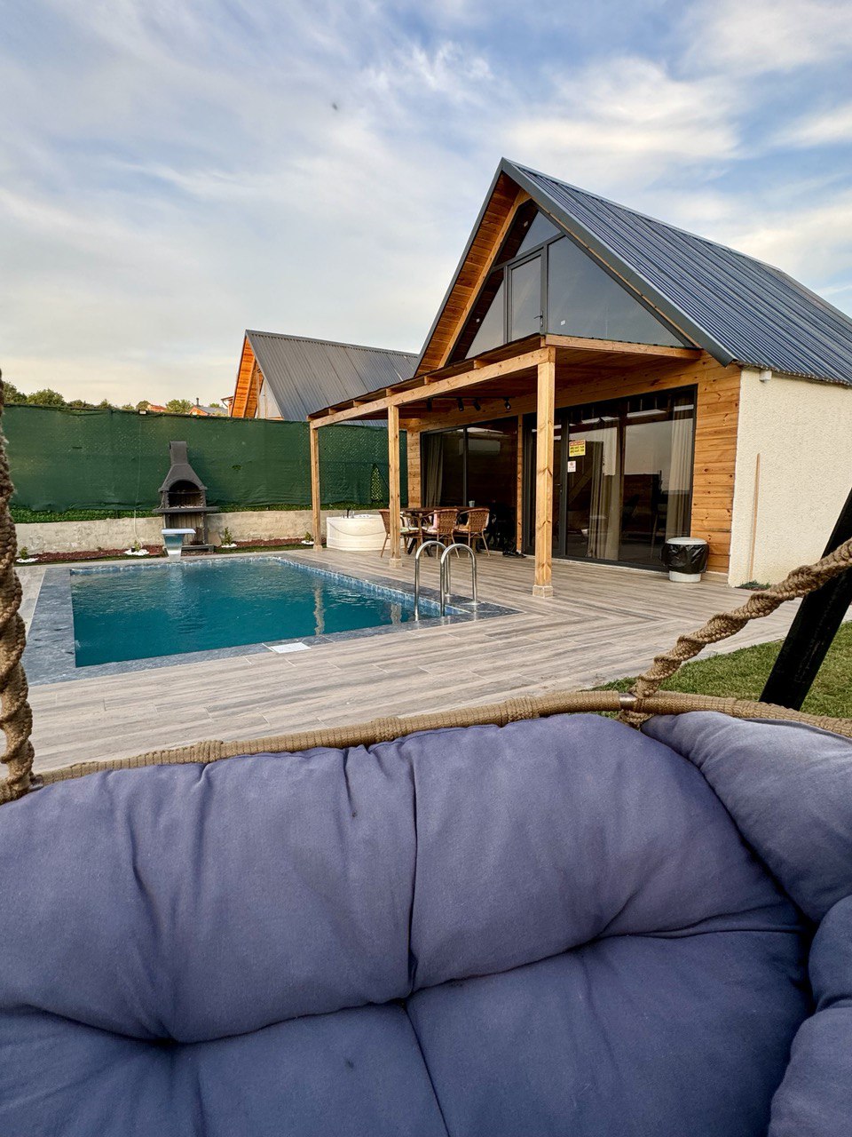 listing card gallery