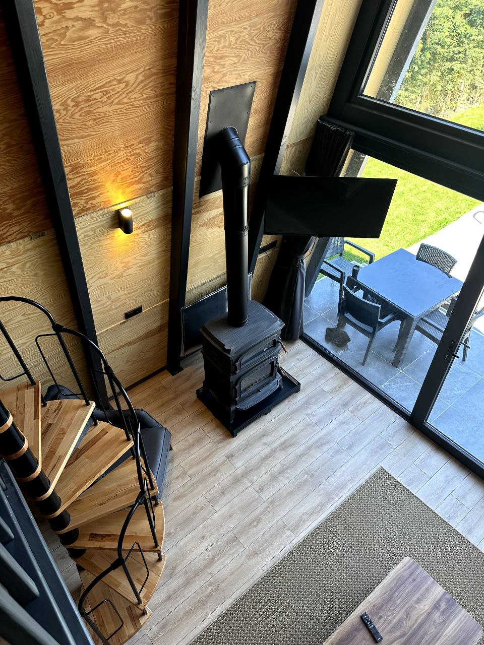 listing card gallery